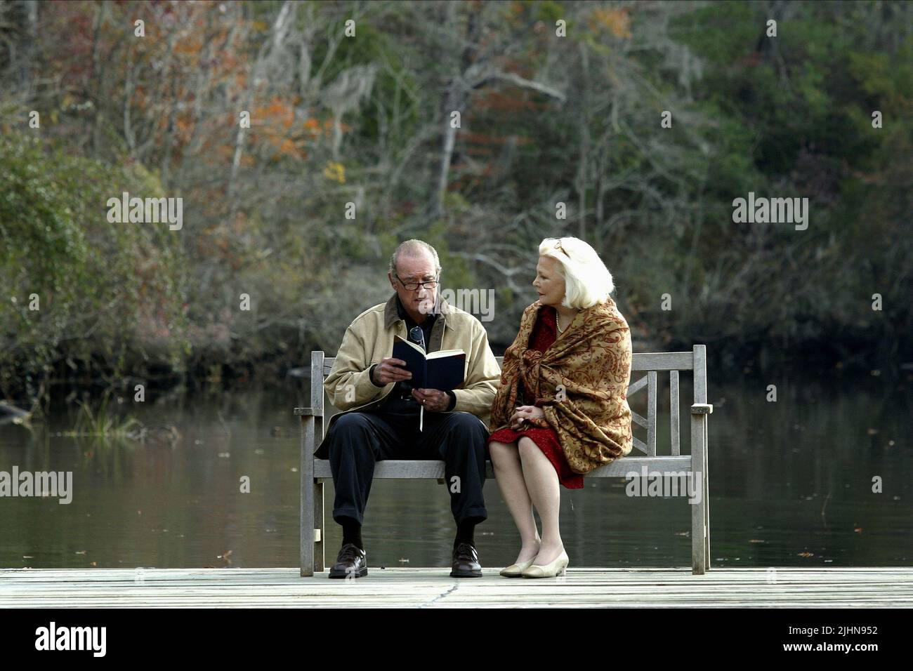 JAMES GARNER, GENA ROWLANDS, THE NOTEBOOK, 2004 Stock Photo Alamy(04)