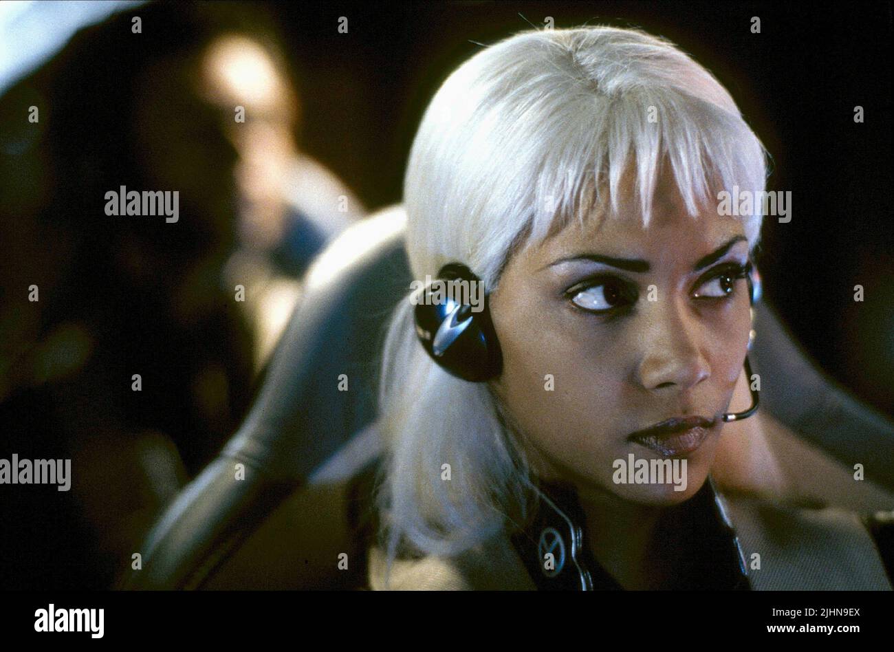 HALLE BERRY, X-MEN, 2000 Stock Photo - Alamy