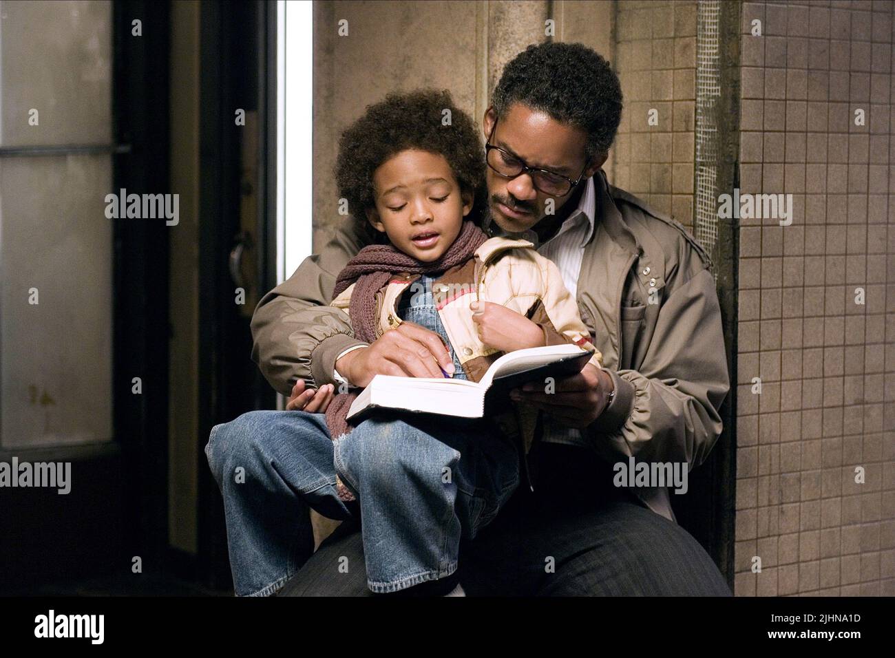 JADEN SMITH, WILL SMITH, THE PURSUIT OF HAPPYNESS, 2006 Stock Photo
