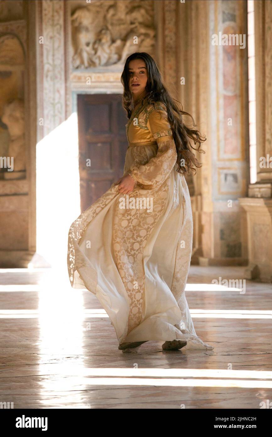HAILEE STEINFELD, ROMEO AND JULIET, 2013 Stock Photo Alamy