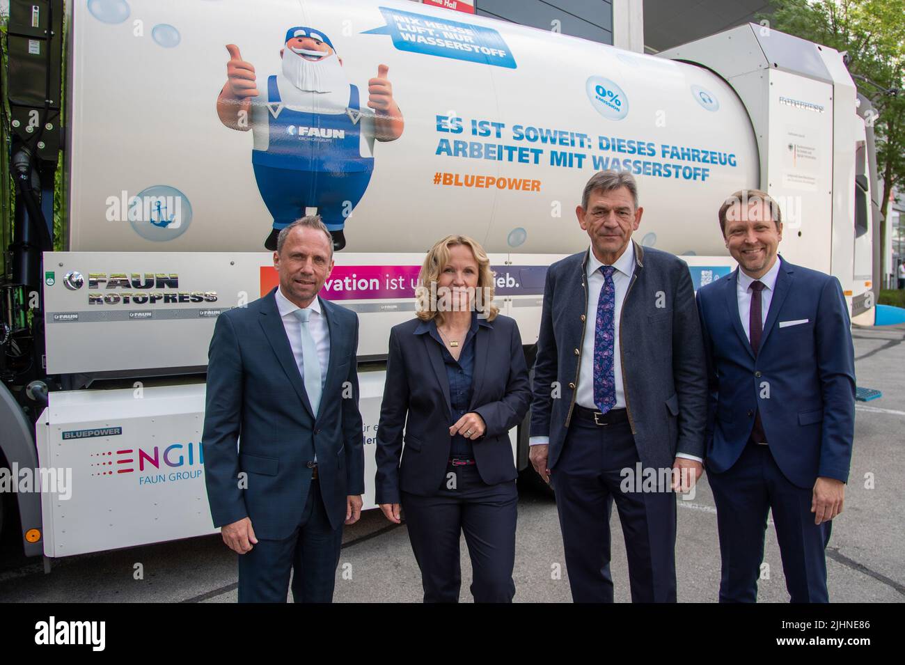 Munich, Germany. 30th May, 2022. L-R: Bavaria's Environment Minister Thorsten Glauber ( Free Electors ), Germany's environment minister Steffi Lemke ( Green Party ), Johannes F. Kirchhoff ( FAUN ), Messe Munich managing director Stefan Rummel at the tour through the IFAT Munich trade fair on May 30, 2022 in Munich, Germany. The IFAT is the world's leading trade fair for water, sewage, waste and raw materials management and takes place from May 30 - June 3, 2022. (Photo by Alexander Pohl/Sipa USA) Credit: Sipa USA/Alamy Live News Stock Photo