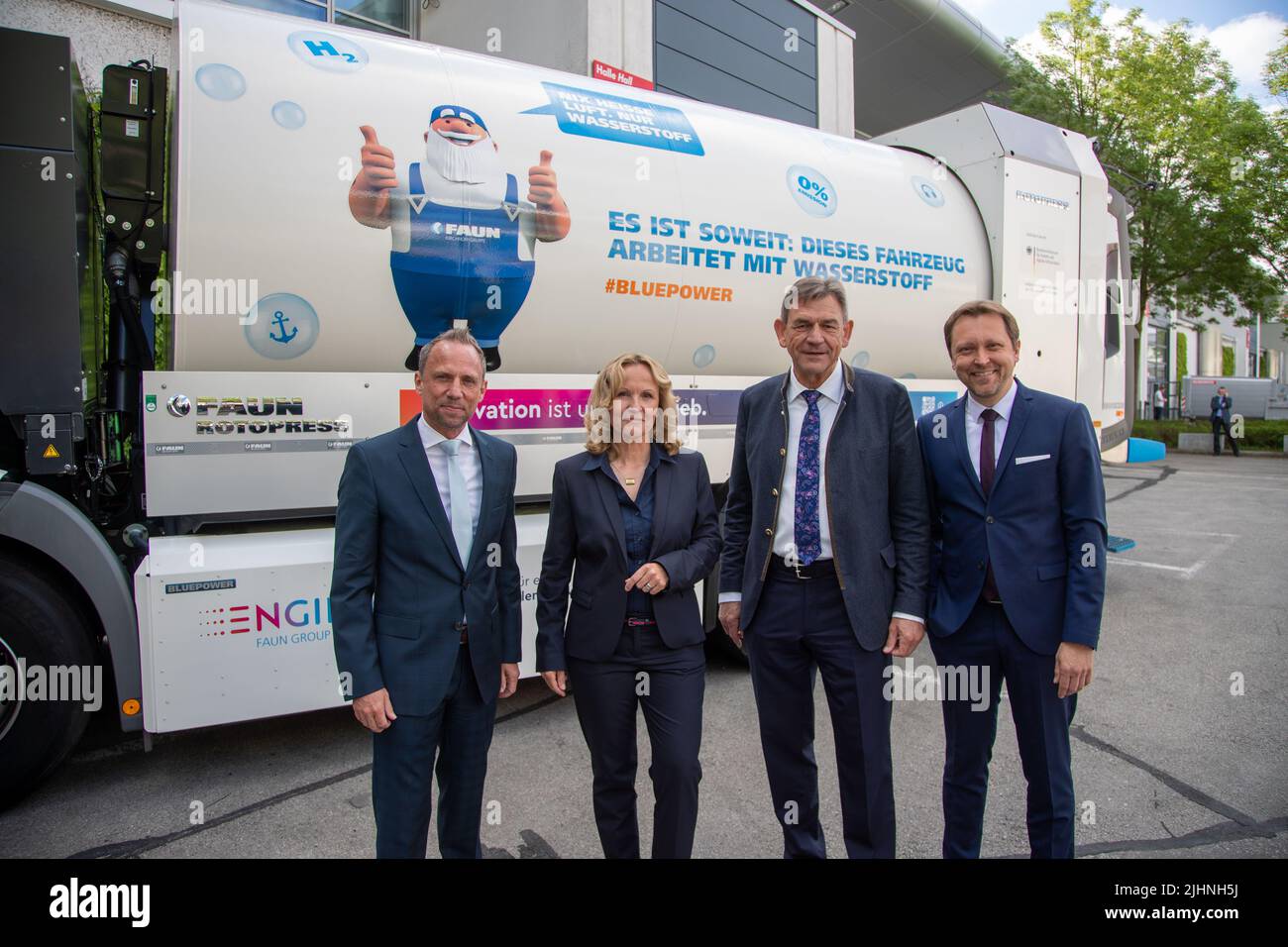 Munich, Germany. 30th May, 2022. L-R: Bavaria's Environment Minister Thorsten Glauber ( Free Electors ), Germany's environment minister Steffi Lemke ( Green Party ), Johannes F. Kirchhoff ( FAUN ), Messe Munich managing director Stefan Rummel at the tour through the IFAT Munich trade fair on May 30, 2022 in Munich, Germany. The IFAT is the world's leading trade fair for water, sewage, waste and raw materials management and takes place from May 30 - June 3, 2022. (Photo by Alexander Pohl/Sipa USA) Credit: Sipa USA/Alamy Live News Stock Photo