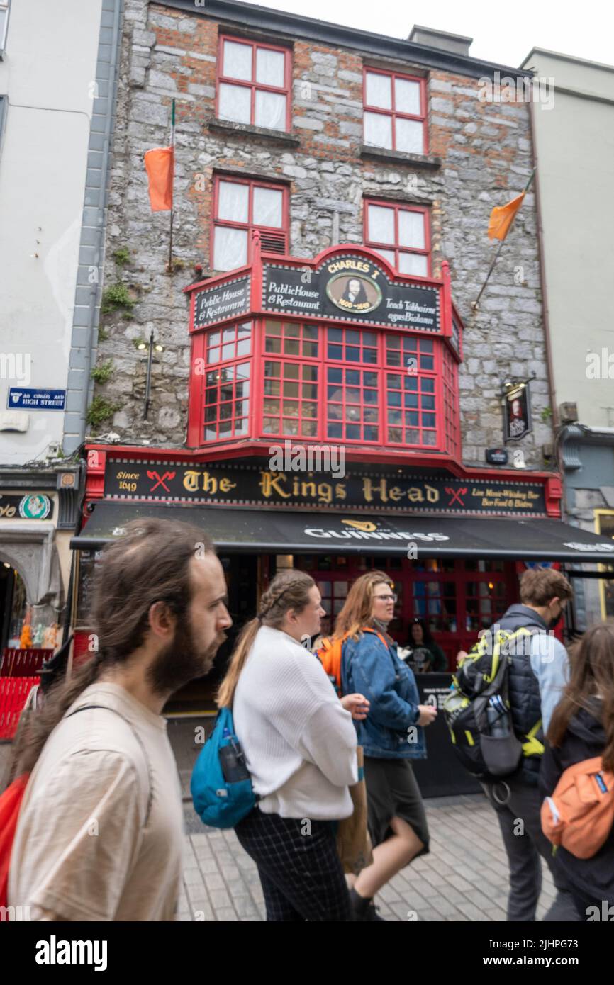 The Kings Head pub, Galway, Republic of Ireland Stock Photo