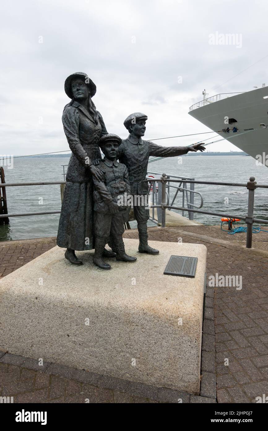 Annie Moore Statue, Cobh (Queenstown), Ireland Stock Photo