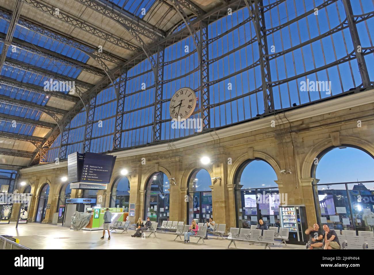 Liverpool Lime Street Victorian railway station, at night, Merseyside, England, UK, L1 1JD Stock Photo