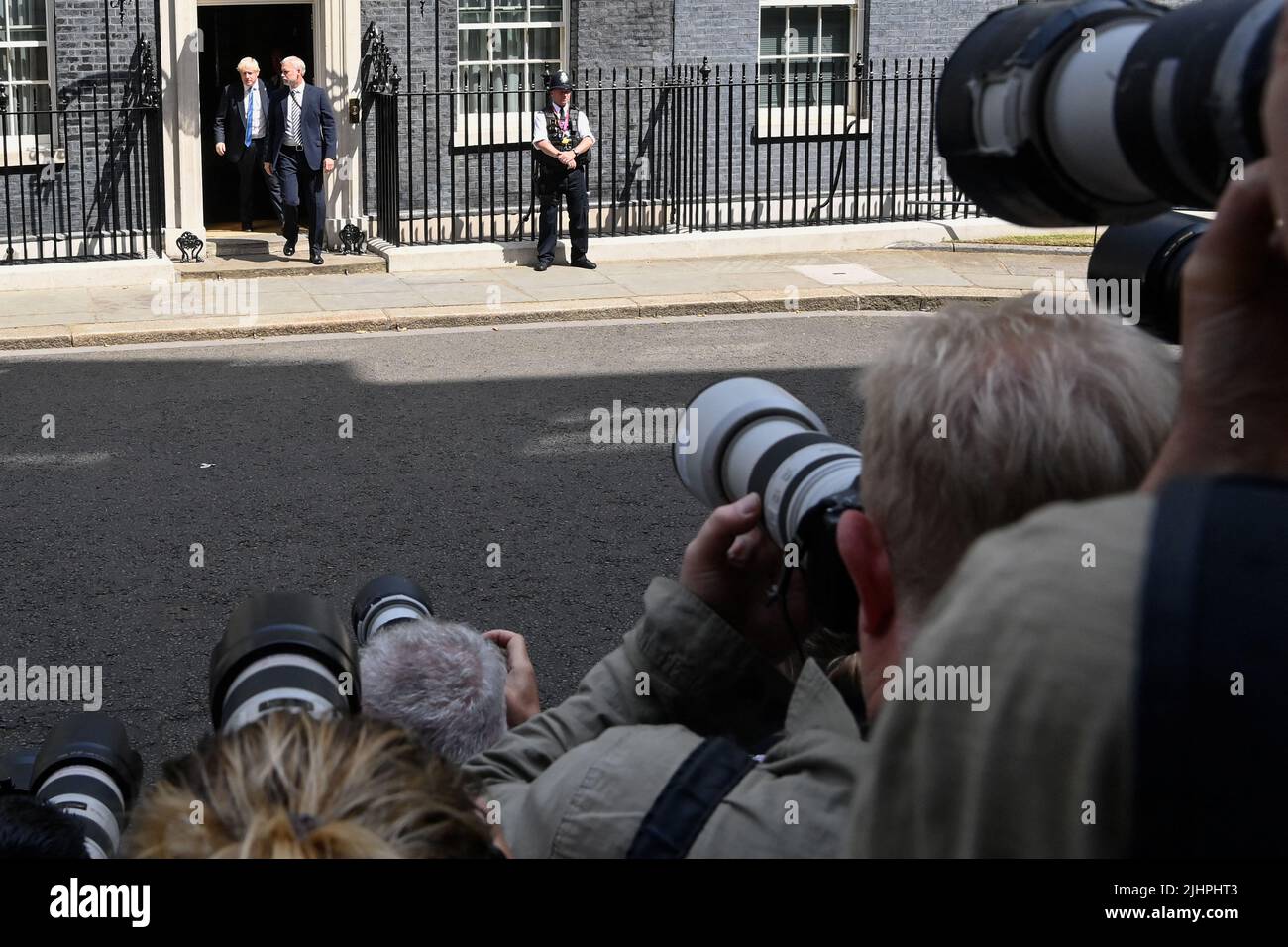 British Prime Minister Boris Johnson walks outside Downing Street in London, Britain, July 20, 2022. REUTERS/Toby Melville Stock Photo
