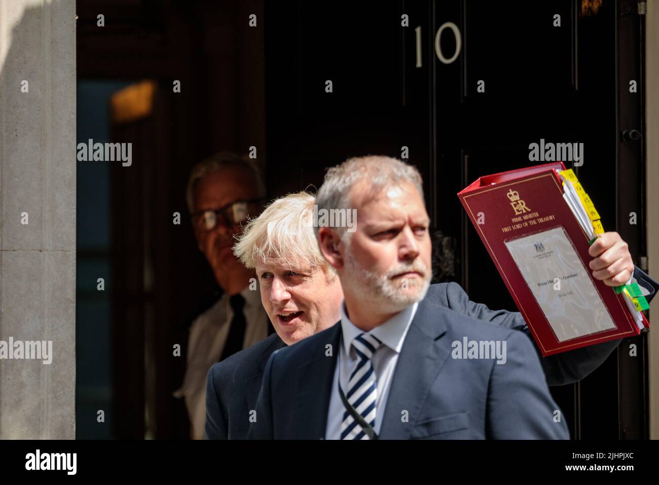 Downing Street, London, UK. 20th July 2022. Caretaker British Prime Minister, Boris Johnson, departs from Number 10 Downing Street to attend his last weekly Prime Minister's Questions (PMQ) session in the House of Commons following his resignation almost 2 weeks ago. Amanda Rose/Alamy Live News Stock Photo