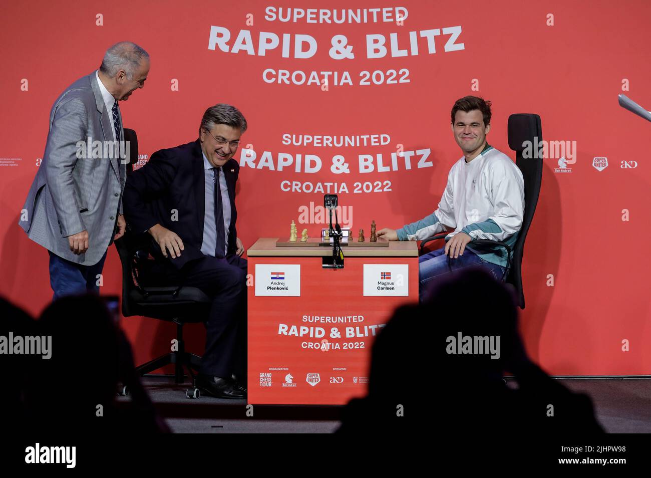 5-time world chess champion Magnus Carlsen says he will not defend his  title - OPB