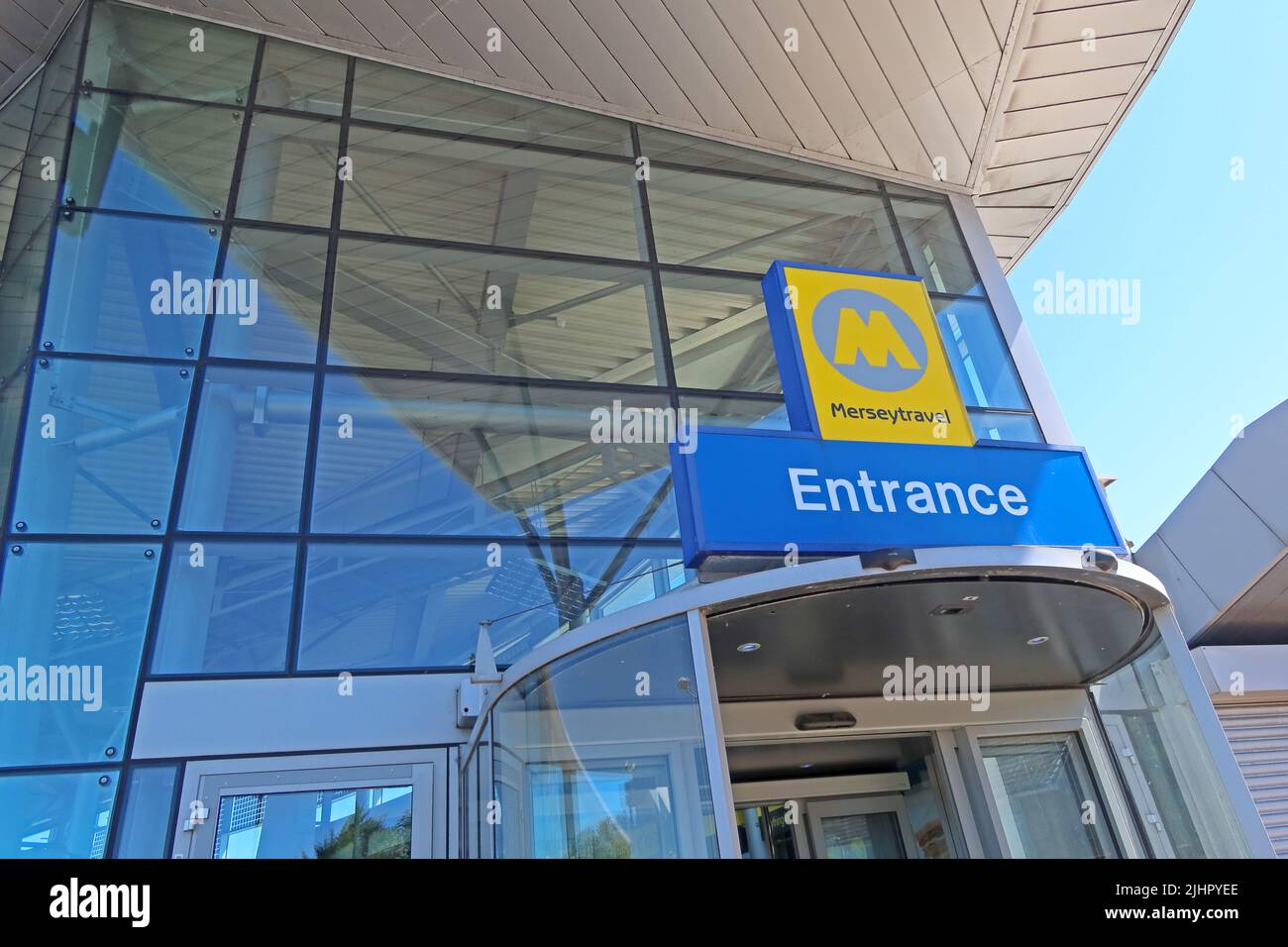 Entrance of Liverpool South Parkway railway station, Garston, Speke, for Liverpool John Lennon Airport, Holly Farm Rd, Liverpool L19 5PQ Stock Photo