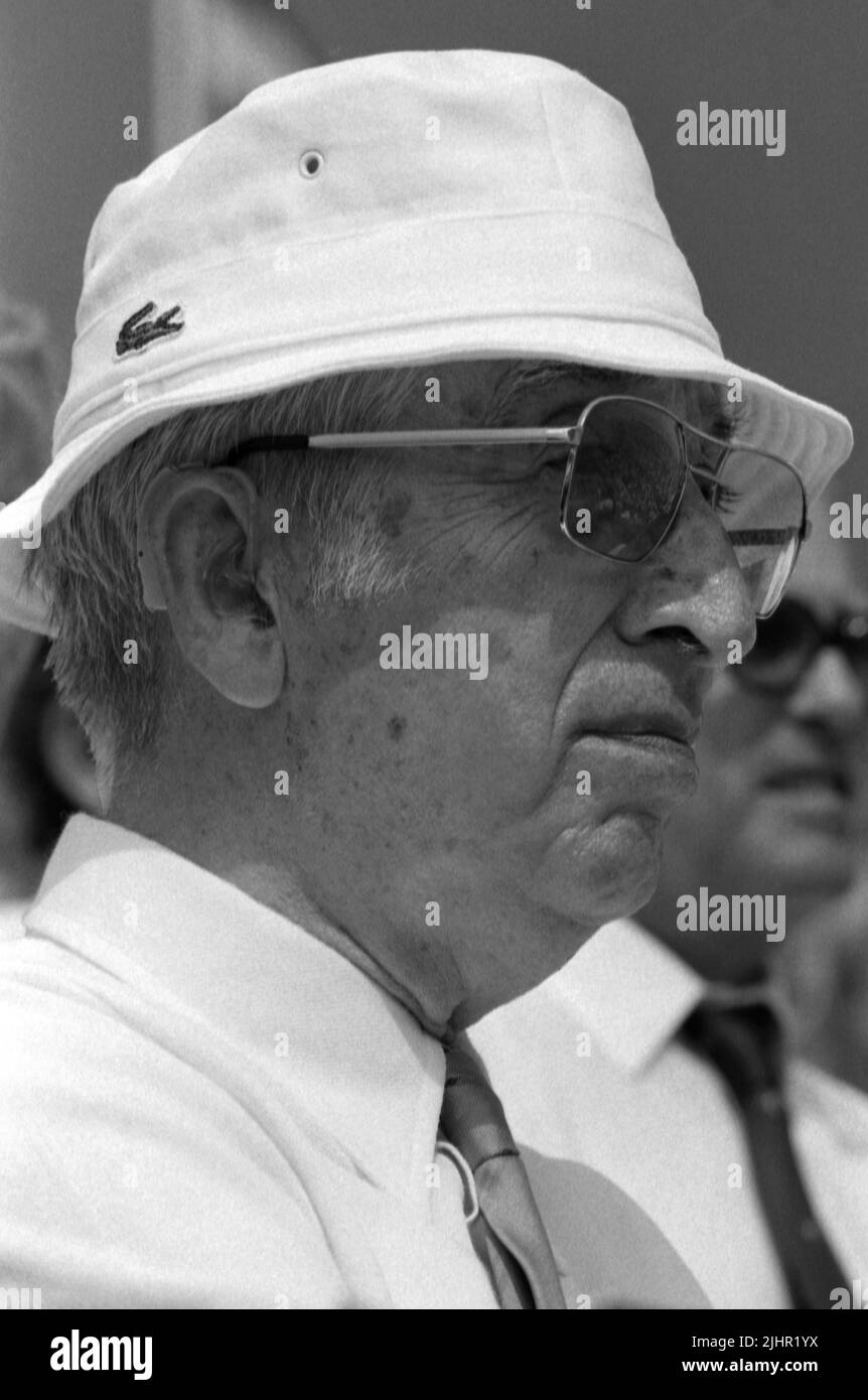 Former French tennis player René Lacoste, attending a men's singles match of the French Open. Paris, Roland-Garros stadium, May 28, 1982 Stock Photo