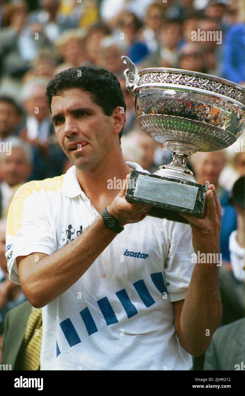 Andre agassi french open final hi-res stock photography and images - Alamy