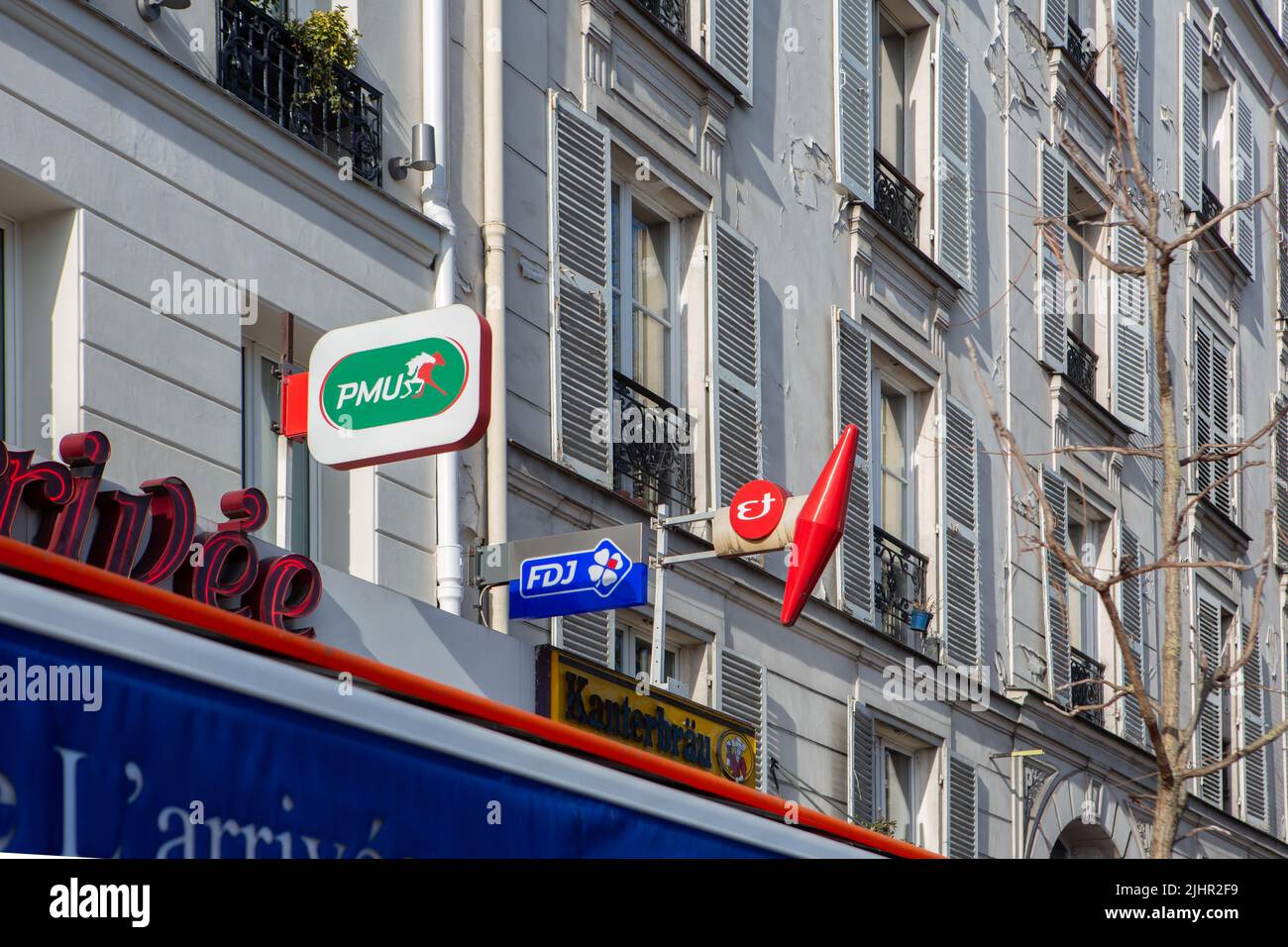 France, Ile de France region, Paris 5th arrondissement, Boulevard de l'Hôpital, bar and tobacconist's, Stock Photo