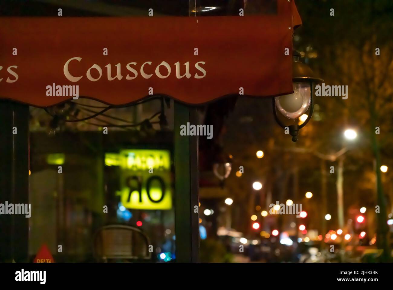 France, Ile de France region, Paris, 14th arrondissement, avenue du Maine, restaurant couscous et achat d’or, Stock Photo