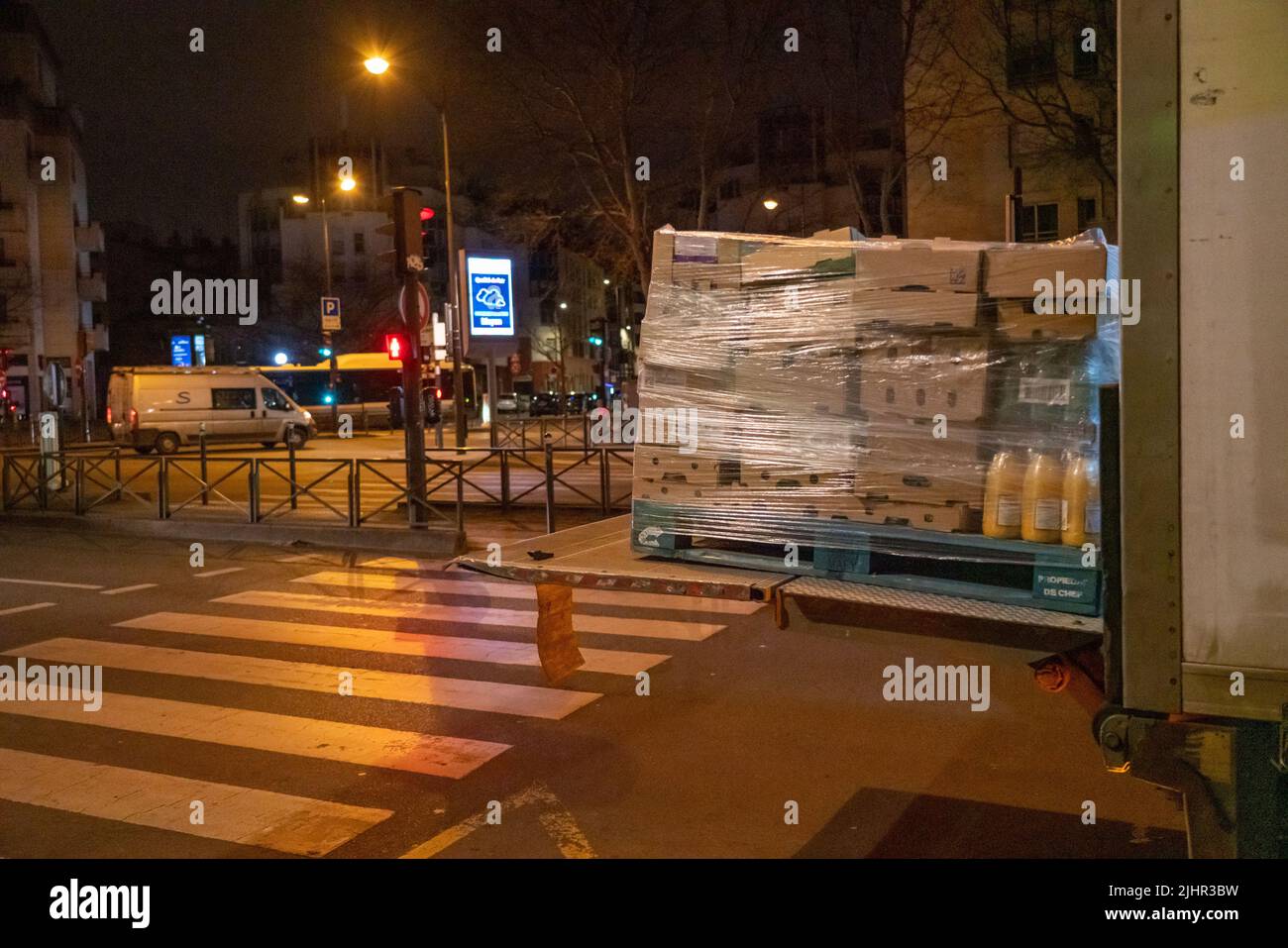France, Ile de France region, Paris, 14th arrondissement, avenue du Maine, provision of supplies in stores, Stock Photo
