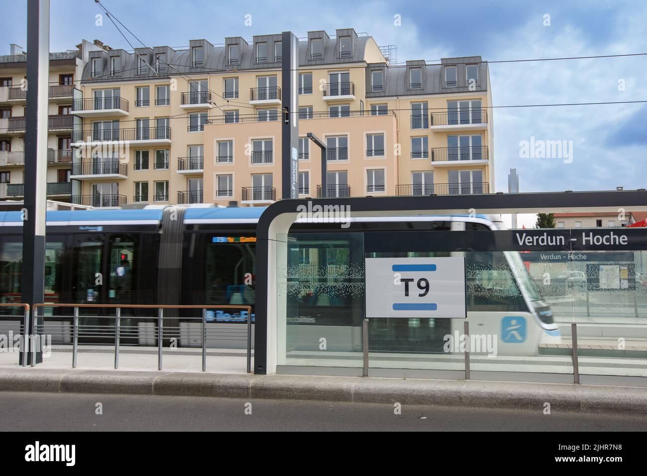 France, Ile de France region, Val de Marne, Choisy le Roi, tramway line T9, Verdun-Hoche station Stock Photo