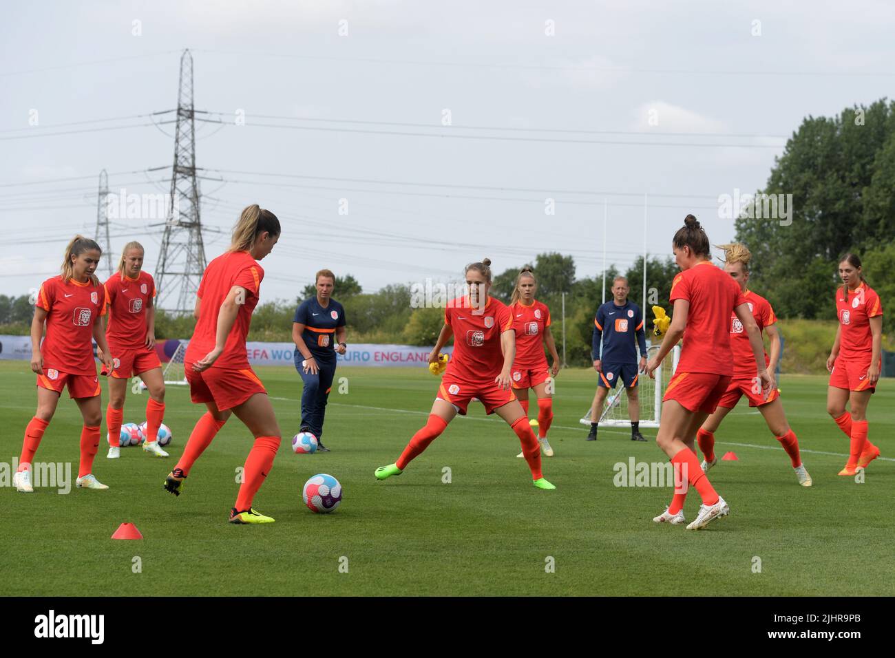 STOCKPORT - Vivianne Miedema of Holland women at center during a rondo during a training session for the Netherlands women's national team on July 20, 2022 at Stockport County FC in Stockport ahead of the UEFA Women's EURO England 2022 game against France. ANP GERRIT VAN COLOGNE Stock Photo