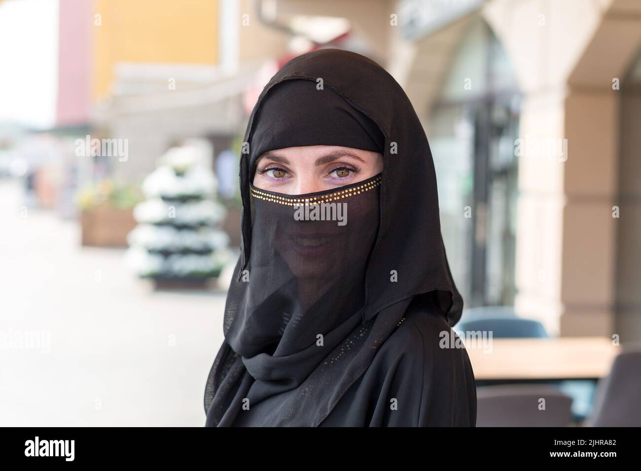 Dubai Women Hijab dubai-women-hijab