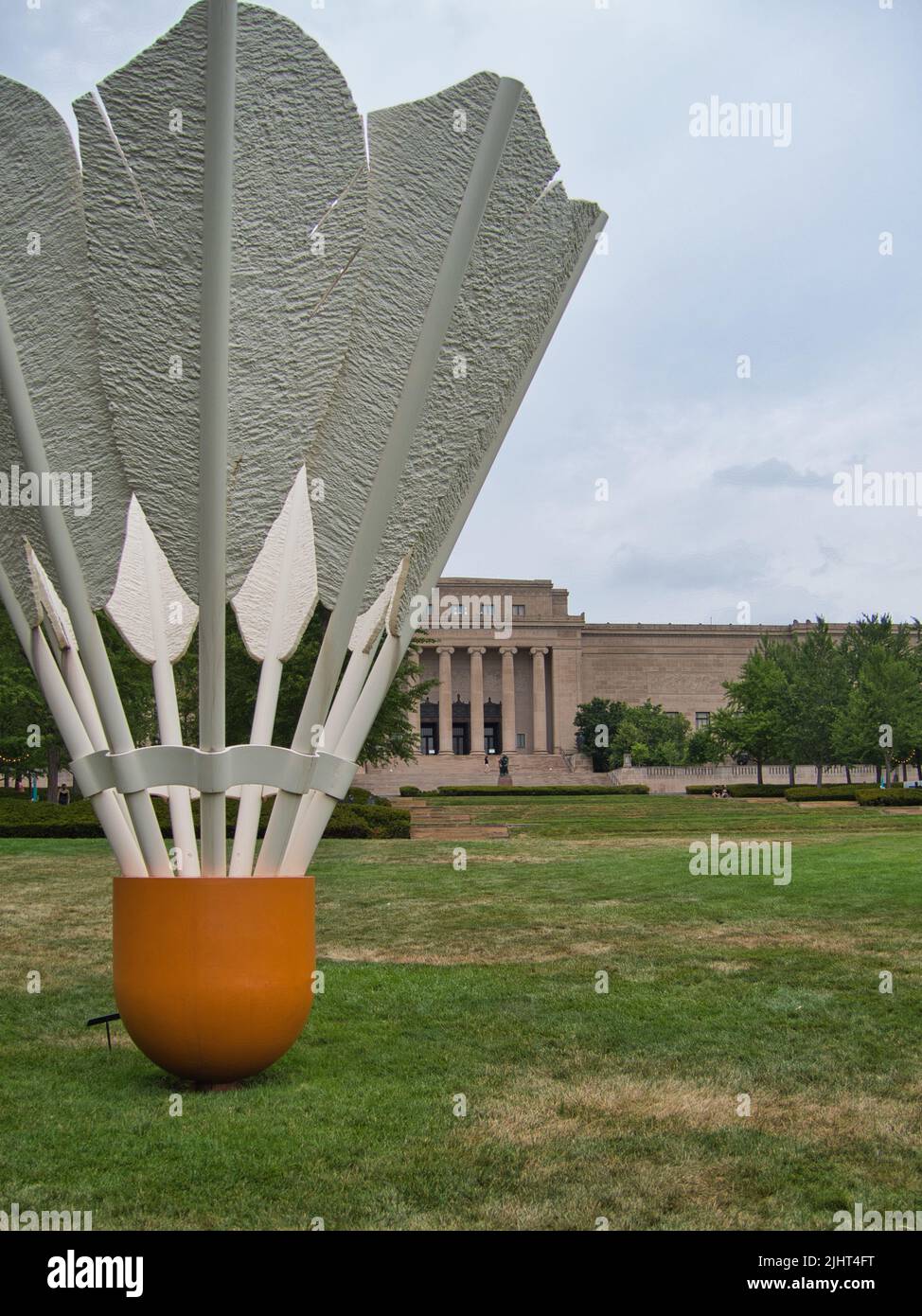 Kansas City, Missouri July 16, 2022 - The Nelson-Atkins Museum of Art beautiful historic Kansas City Architecture - Looking through the shuttlecock Stock Photo