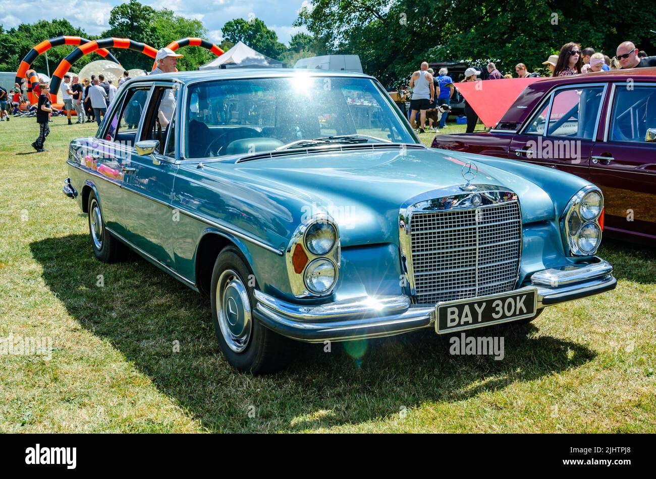 Front view of a Mercedes Benz 280 SE 3.5 at The Berkshire Motor Show in Reading, UK Stock Photo