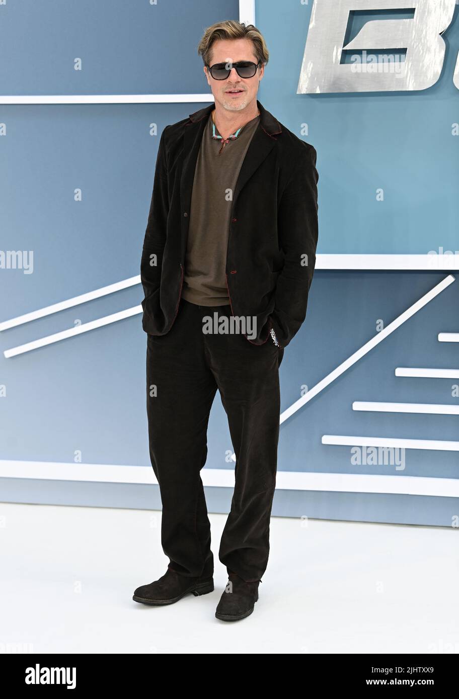 Brad pitt bullet train hi-res stock photography and images - Alamy