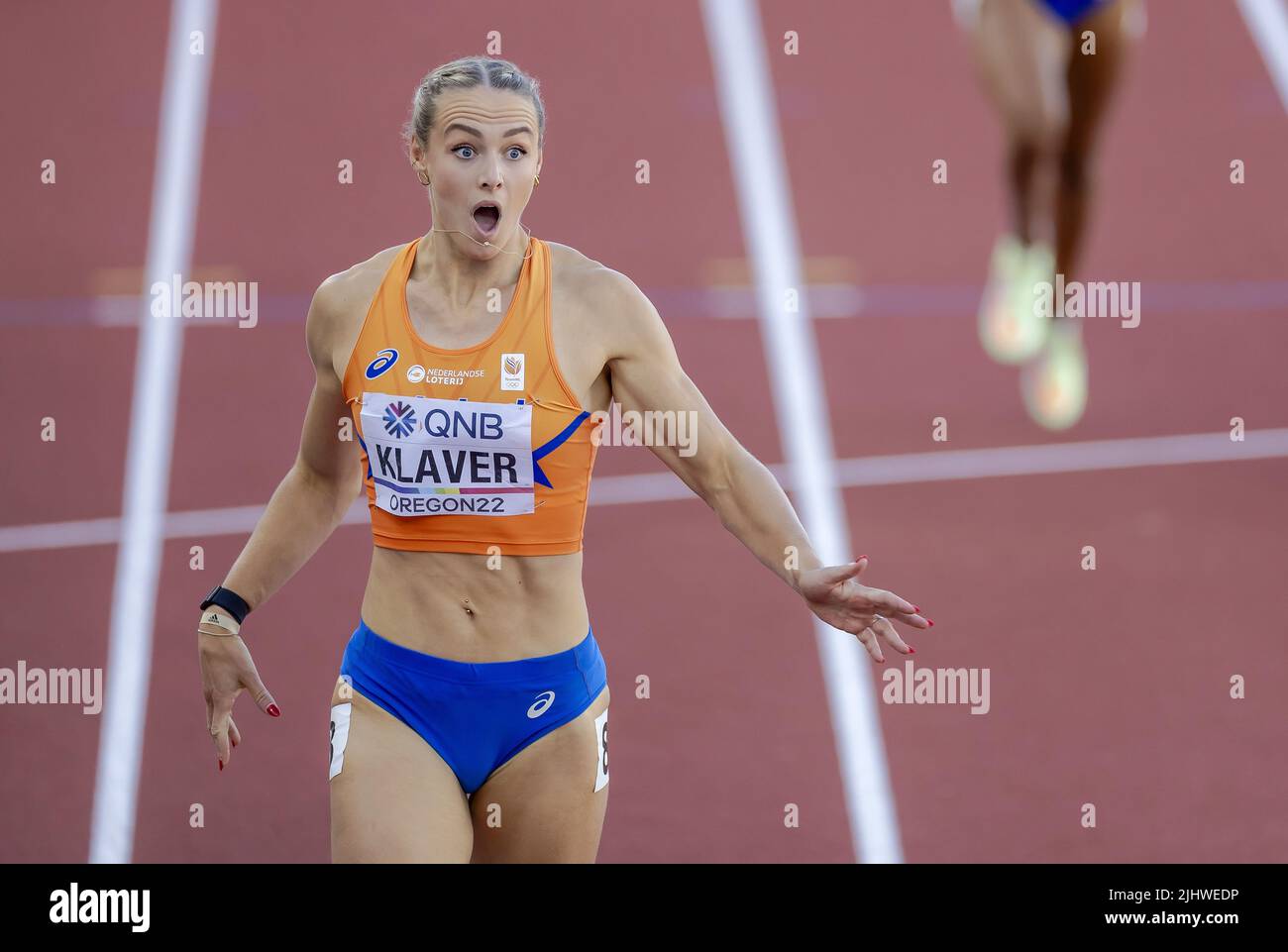 2022-07-21 03:54:19 EUGENE - Lieke Klaver in action during the semifinal of the 400 meters on the sixth day of the World Athletics Championships at the Hayward Field stadium. ANP ROBIN VAN LONKHUIJSEN netherlands out - belgium out Stock Photo