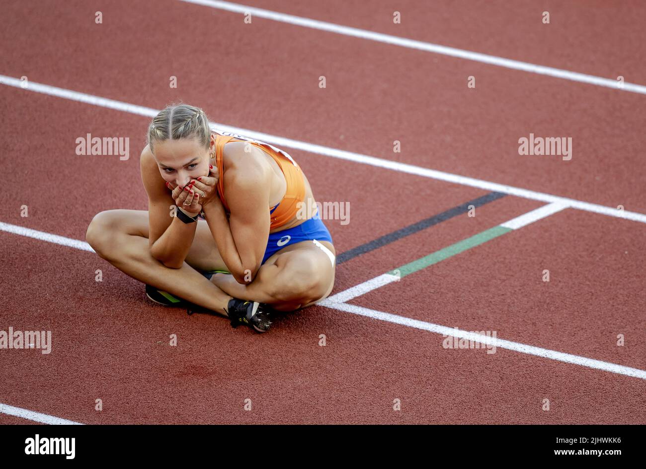 2022-07-21 03:55:23 EUGENE - Lieke Klaver in action during the semifinal of the 400 meters on the sixth day of the World Athletics Championships at the Hayward Field stadium. ANP ROBIN VAN LONKHUIJSEN netherlands out - belgium out Stock Photo