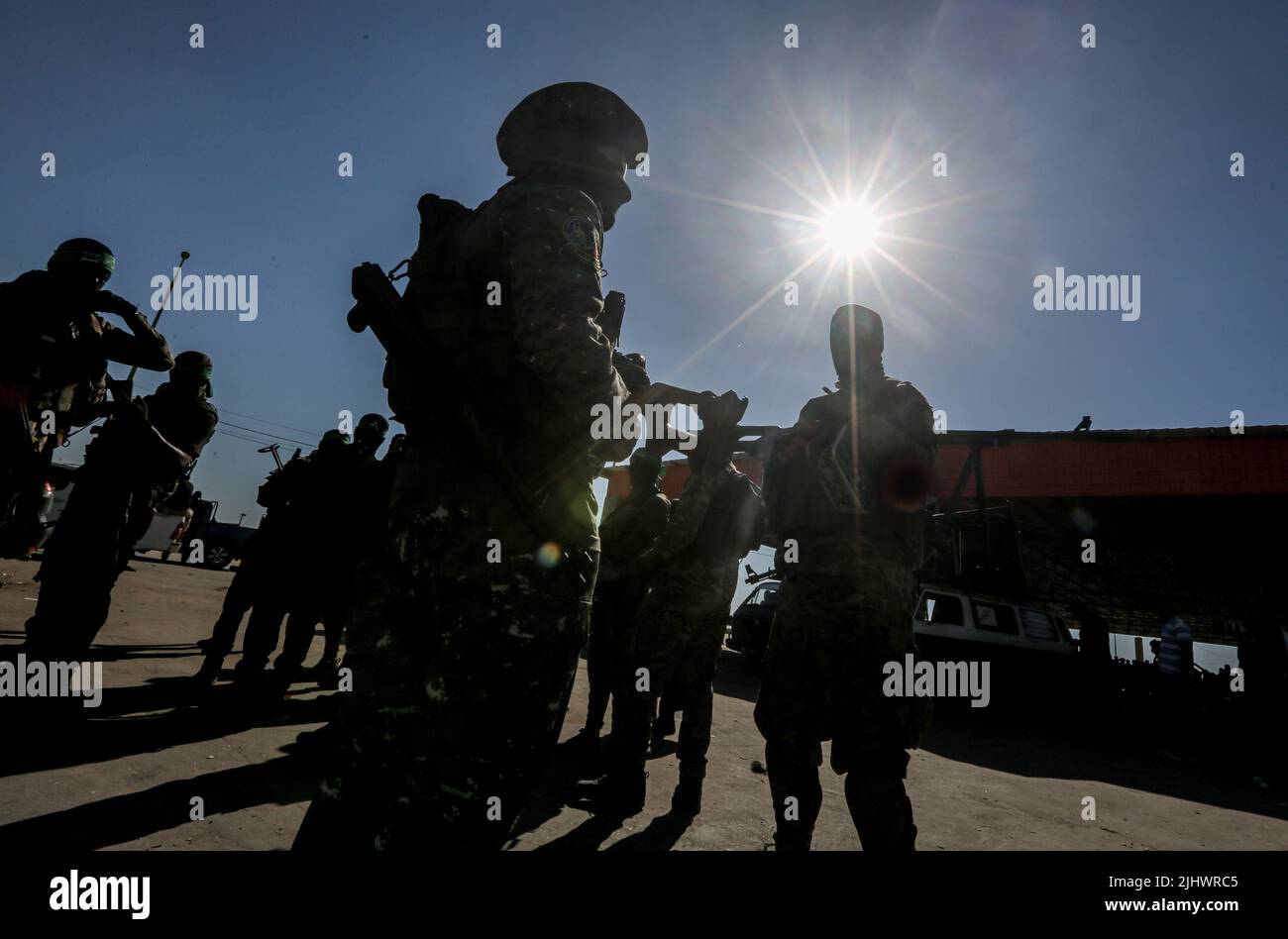 Gaza, Palestine. 20th July, 2022. Gunmen from the Izz al-Din al-Qassam Brigades, the military wing of Hamas during an anti-Israel military parade in Gaza City. Credit: SOPA Images Limited/Alamy Live News Stock Photo