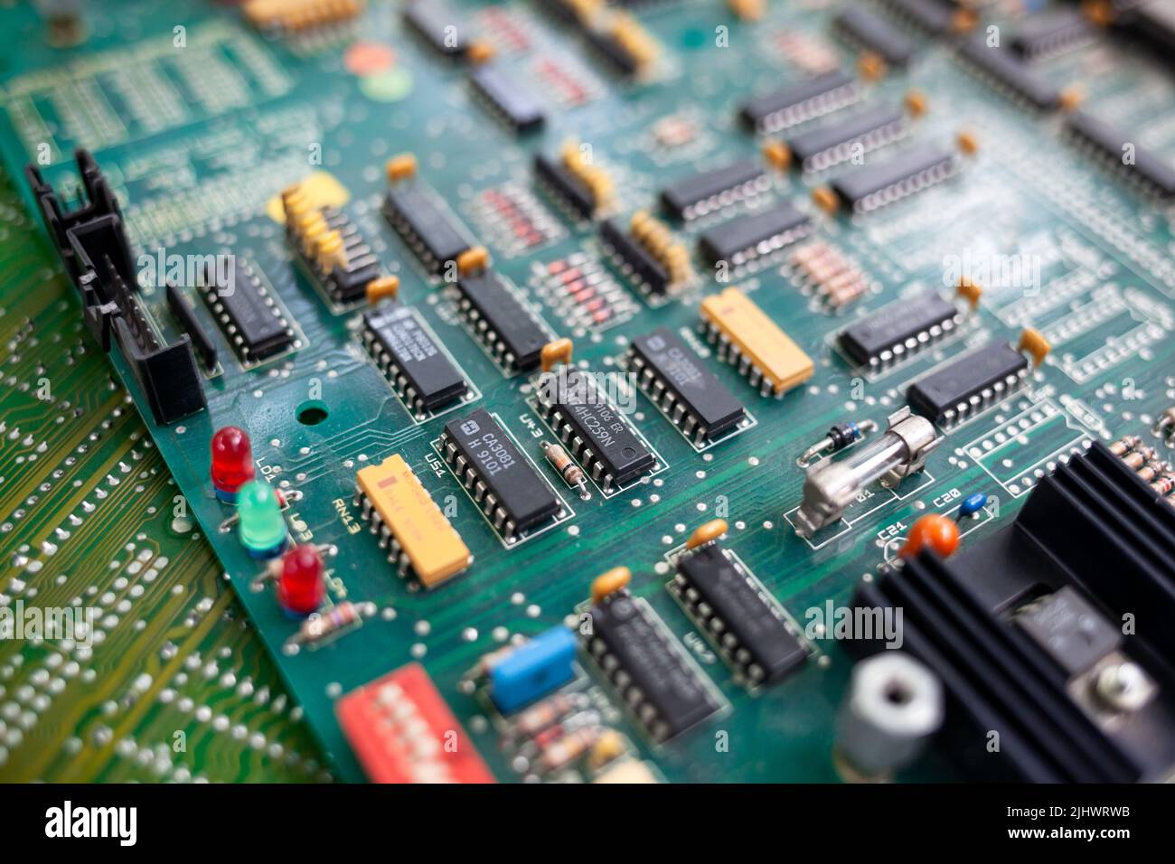 Old computer chips that are out of order. Not working with