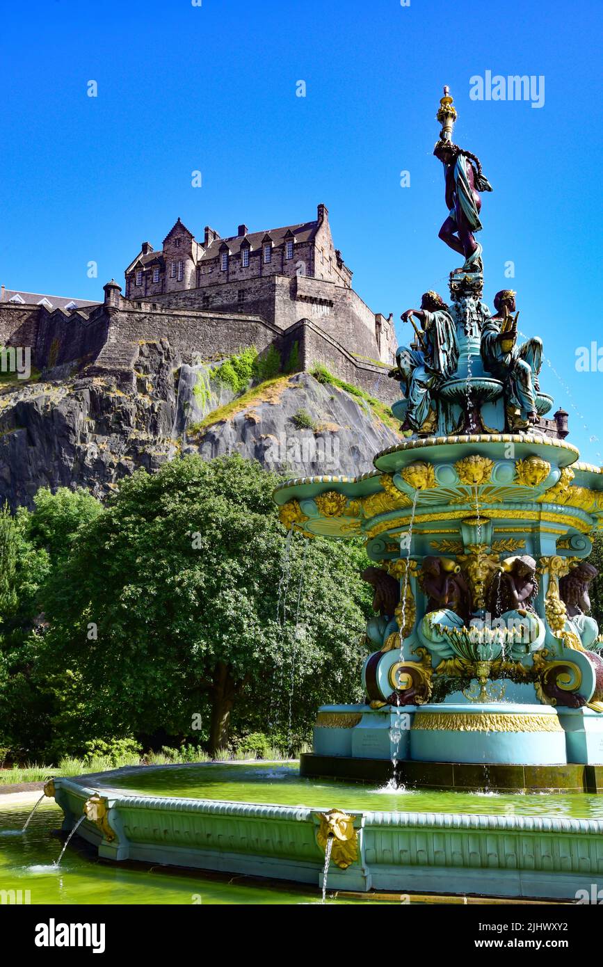 The Ross Fountain in Princess Street Gardens in Edinburgh, with the Royal Castle on Castle Rock in the background, Scotland, United Kingdom, Europe Stock Photo