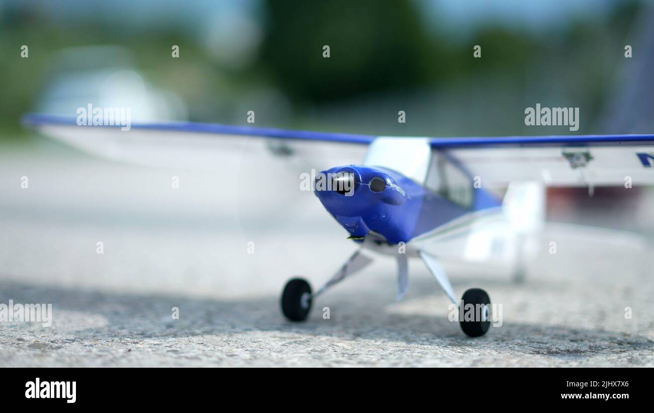 Starting Airplane model propellers. Toy small plane Stock Photo Alamy