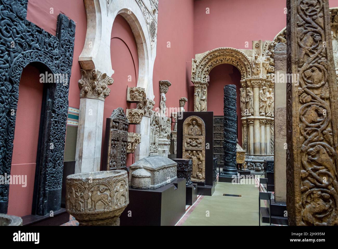 Cast Collection, opened in 1873, the Cast Courts display copies of some of the world's most significant works of art reproduced in plaster, V&A, Londo Stock Photo