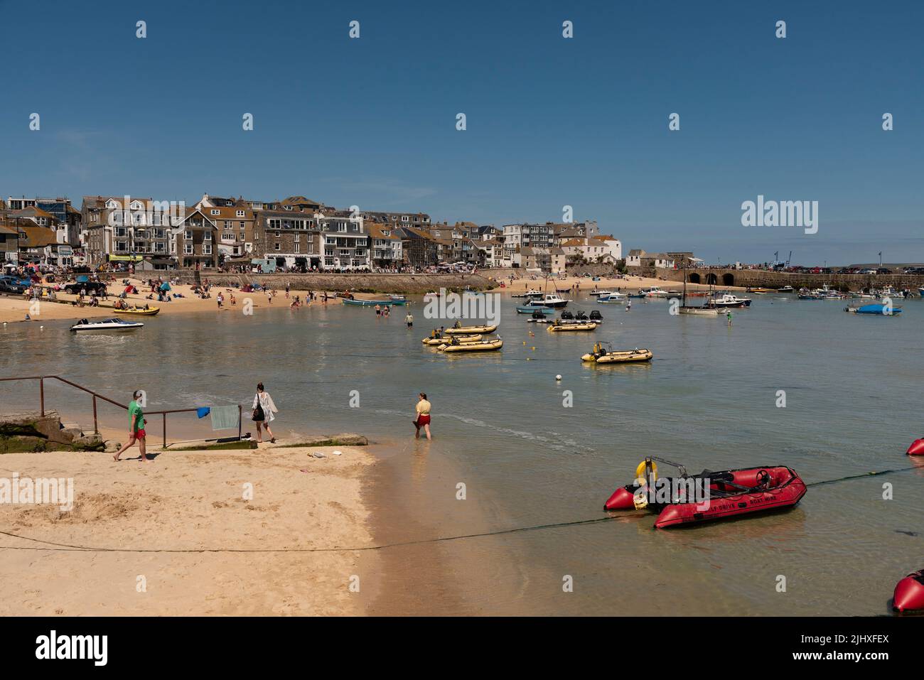 St Ives, Cornwall, England, UK. 2022. St Ives popular seaside resort in Cornwall. Small beaches surrond the waterfront. Stock Photo