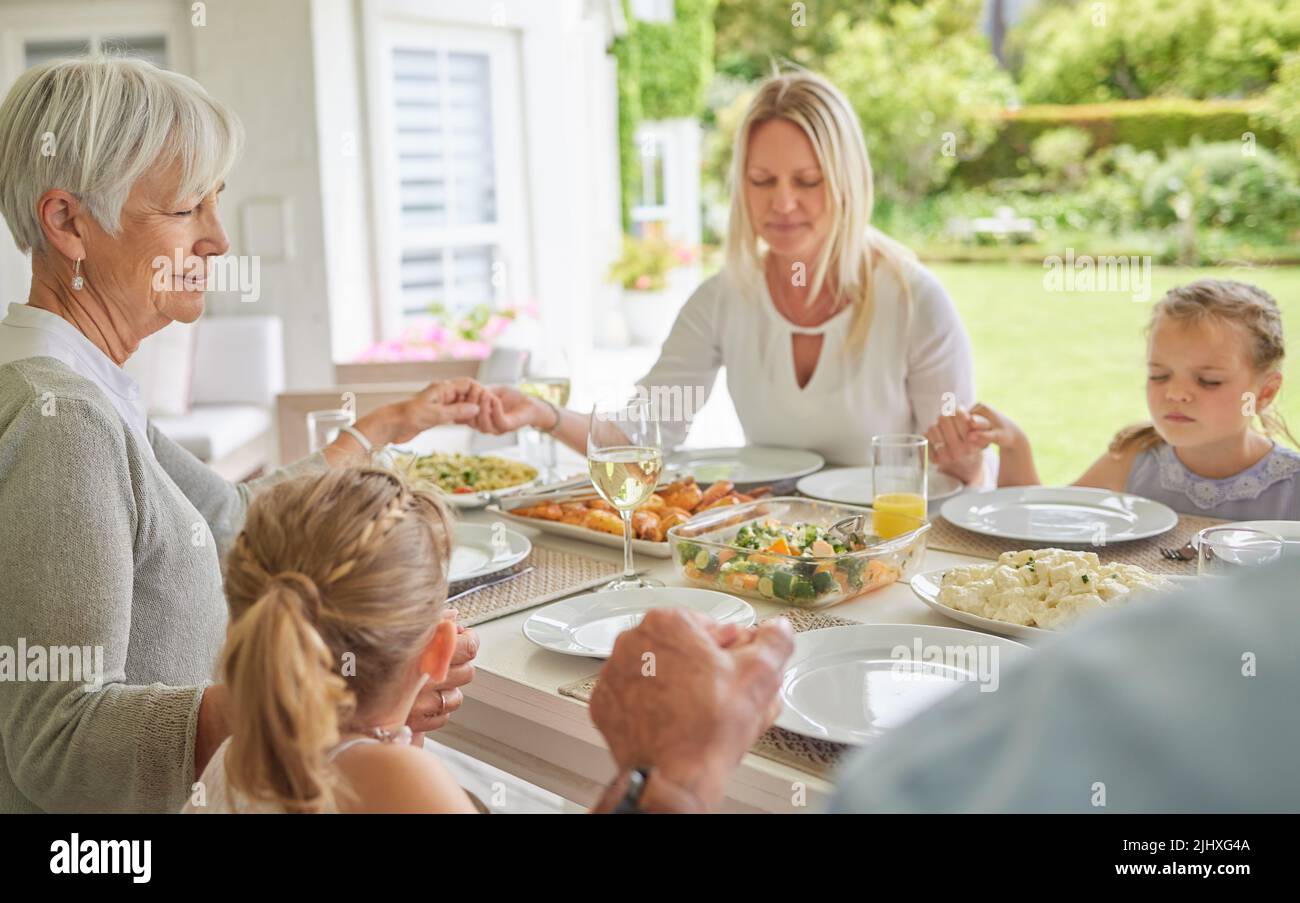 Ready to enjoy a delicious meal. a family enjoying sunday lunch