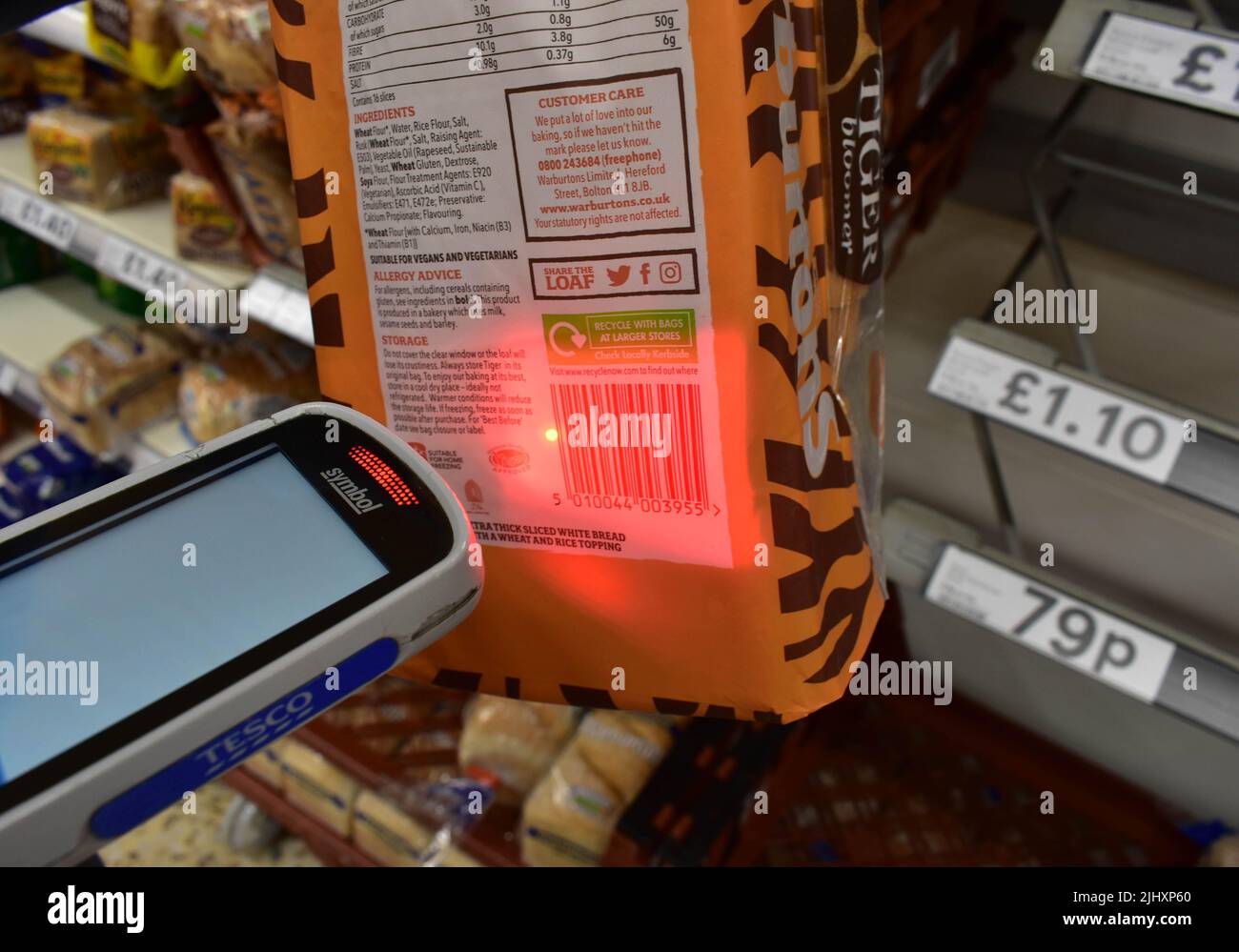 Tesco self scan hires stock photography and images Alamy