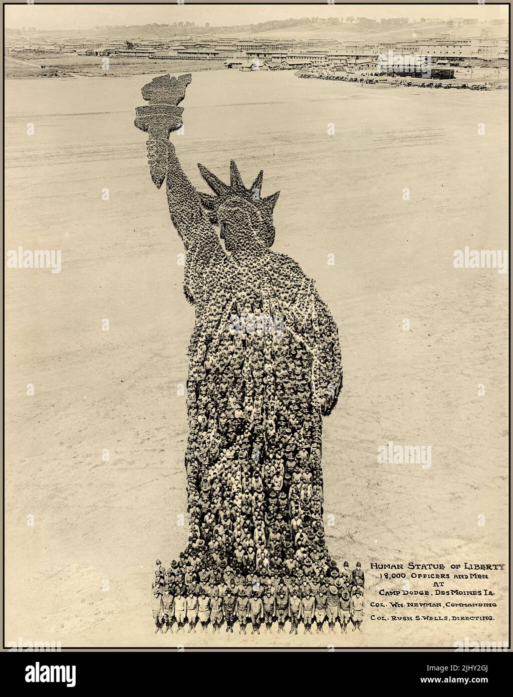 WW1 USA remarkable propaganda image of Human Statue of Liberty; 18,000 officers and men at Camp Dodge, Des Moines, Ia.; Col. Wm. Newman, commanding; Col. Rush S. Wells, directing Date 1918 World War 1 First World War The Great War Stock Photo