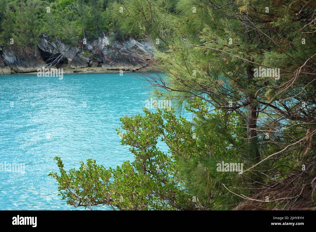 The bright blue water of Castle Harbour, St. George's Island, Bermuda Stock Photo
