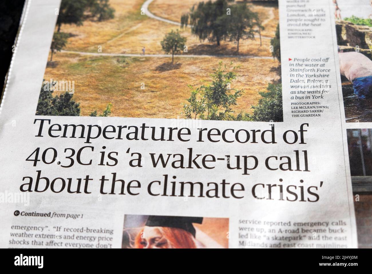 'Temperature record of 40.3C is a wake-up call about the climate crisis' Guardian newspaper headline heatwave clipping 20 July 2022 London England UK Stock Photo