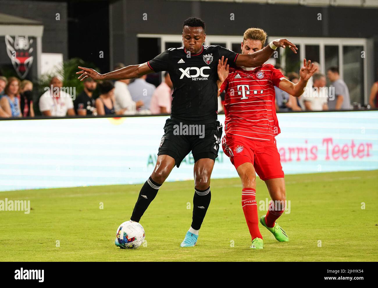 Bayern munich muller hi-res stock photography and images - Alamy