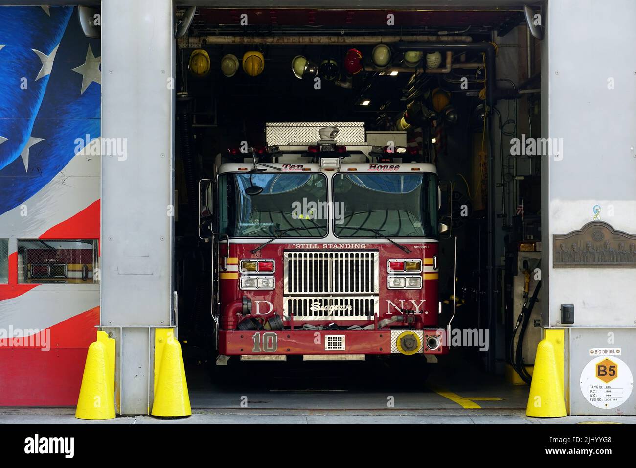 洋書 FIRE ENGINES IN NORTH AMERICA Illustrated Encyclopedia of American Fire Engine
