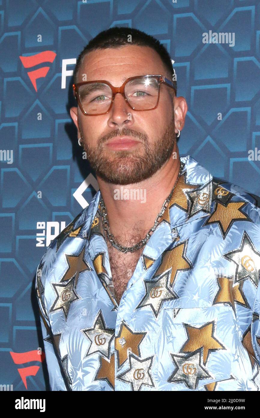 travis kelce outfits 2020