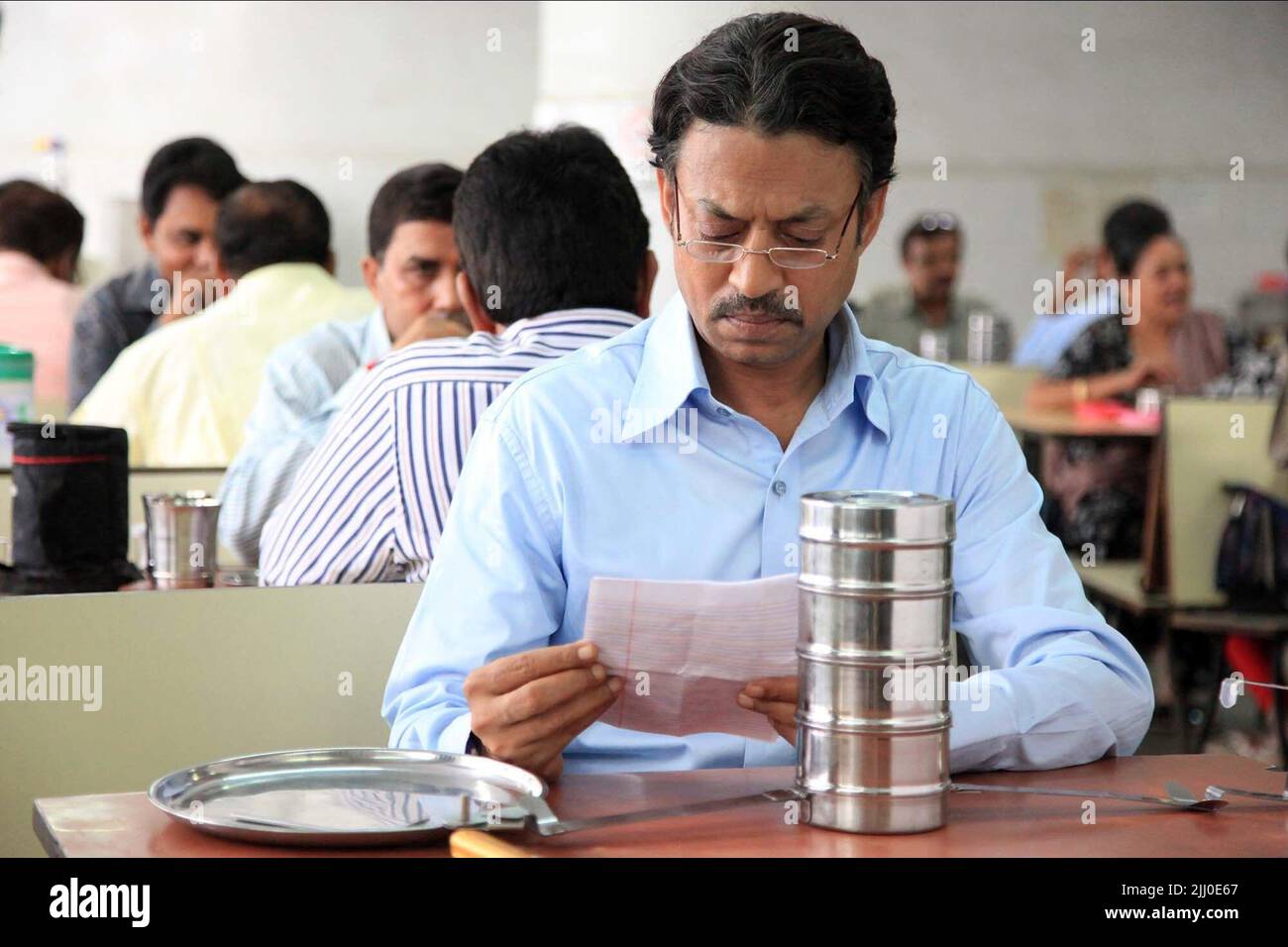 THE LUNCHBOX, 2013, IRRFAN KHAN Stock Photo Alamy