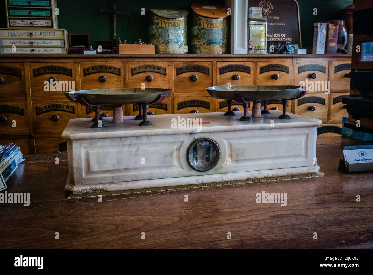 an old vintage scale used in an old pharmacy Stock Photo