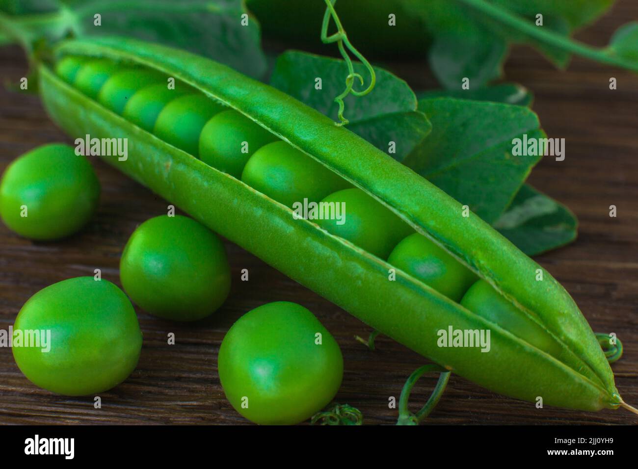 natural summer sweet green pea Stock Photo Alamy