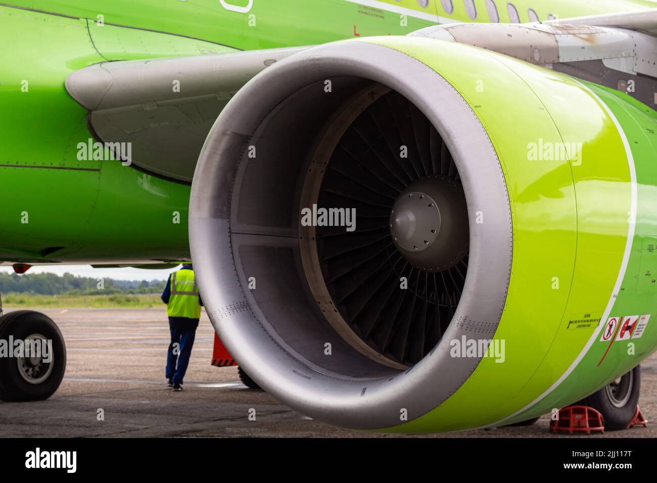 Green engine hi-res stock photography and images - Alamy