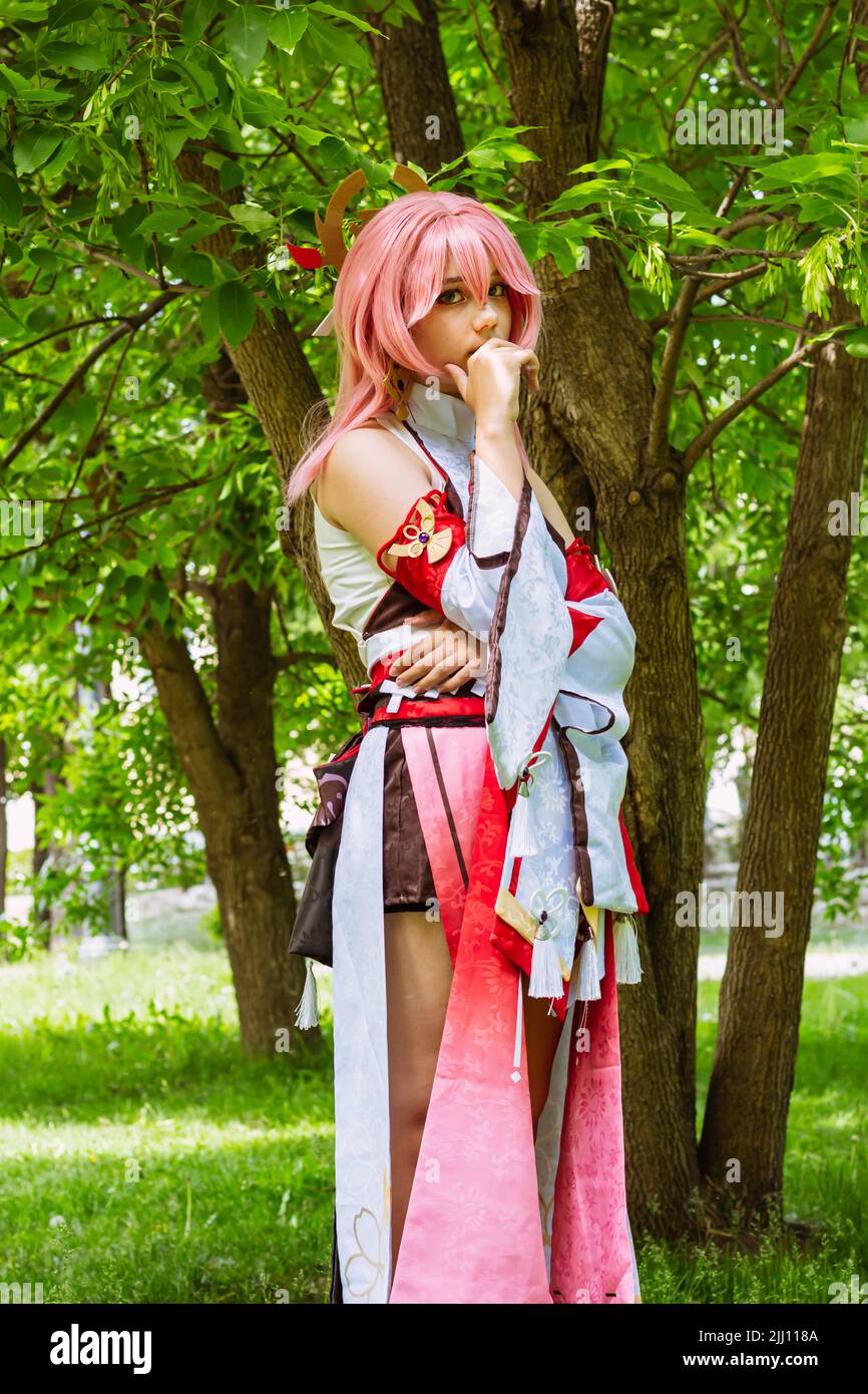 Cosplay anime pink hair hi-res stock photography and images - Alamy