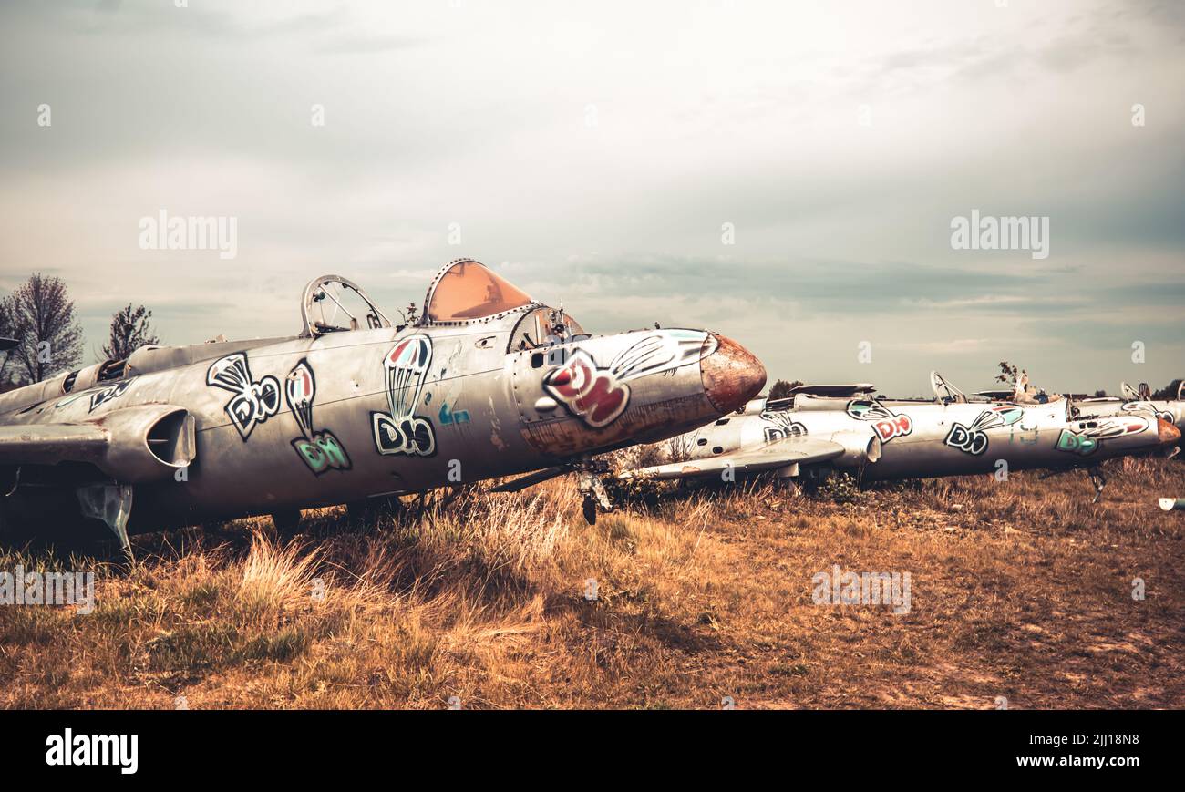 Abandoned airplane on the airfield Stock Photo - Alamy