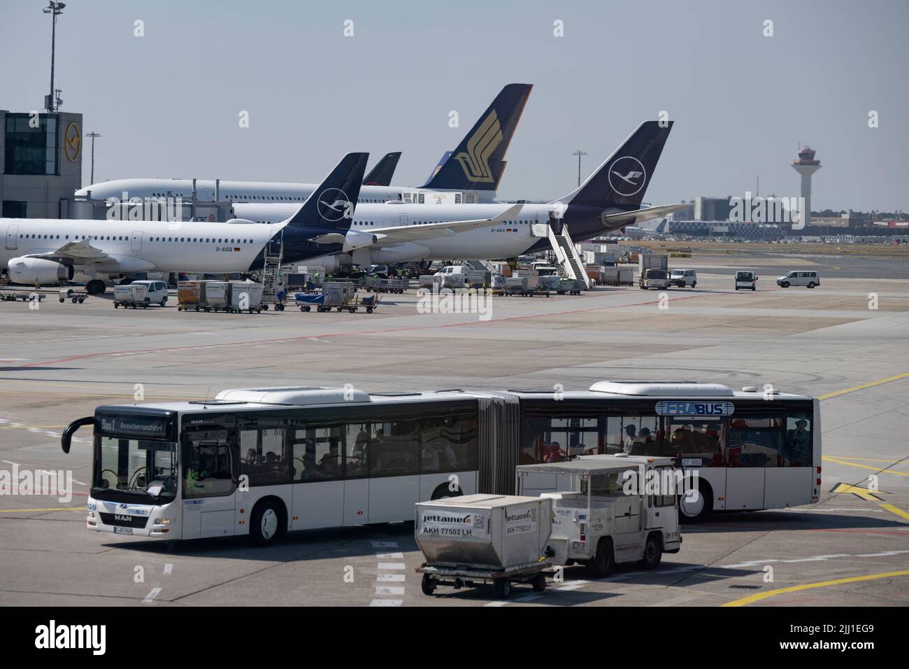 Planes Expecting Passengers Hi-res Stock Photography And Images - Alamy