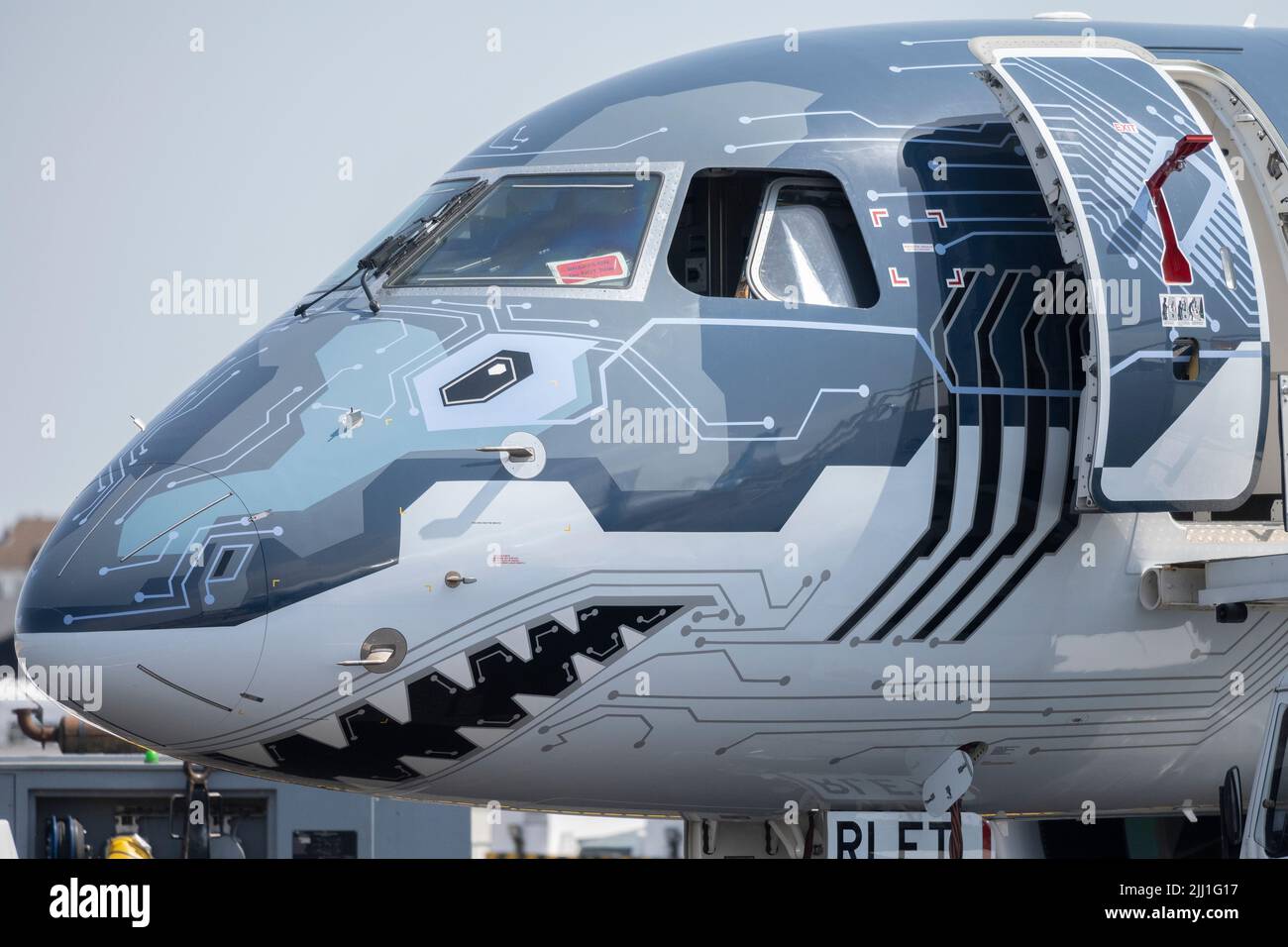 Embraer e190 e2 hi-res stock photography and images - Alamy