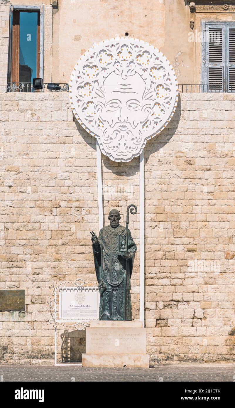 San Nicola, Saint Nicholas bronze statue with traditional Apulian ...