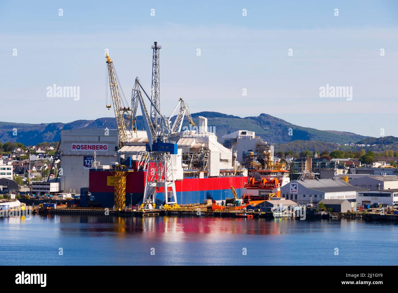 Worley Rosenberg and GMC shipyards and dry docks with ships undergoing repair.  Stavanger, Norway Stock Photo